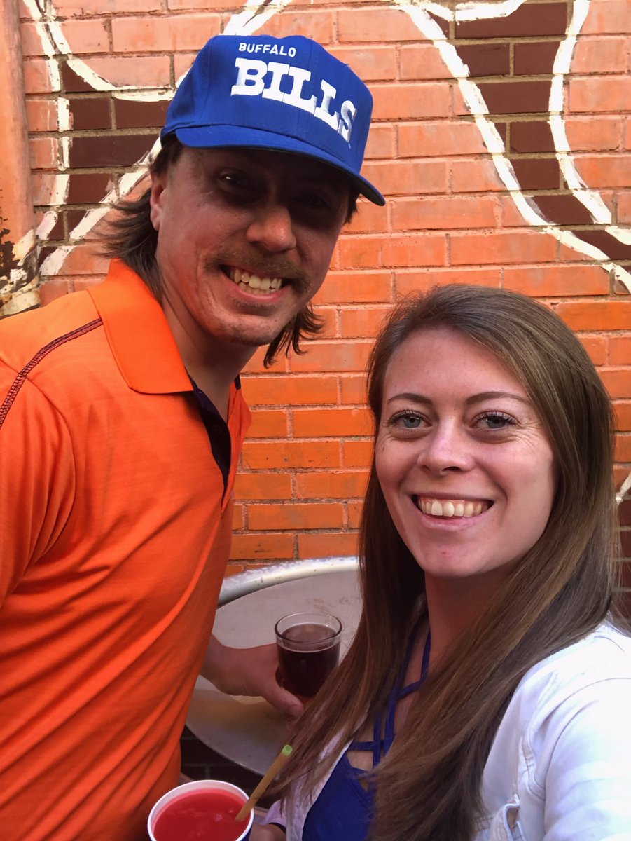Insanely amazing time going down for the <a href="/CuseFootball/">Syracuse Football</a> vs <a href="/ClemsonFB/">Clemson Football</a> game. Clemson fans were so welcoming and full of love. Even got to hang with Baylon Spector of the <a href="/BuffaloBills/">Buffalo Bills</a> can’t wait to go back! #GoCuse