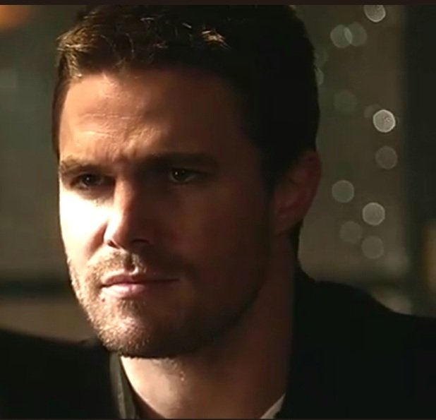 marabrazil2's tweet photo. #Arrow 1x12 ... #StephenAmell #Arrow10  ( from @Paigeota's great gifs). https://t.co/rX91pFX4M3