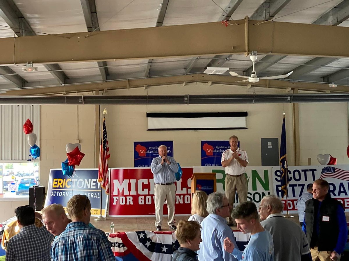 NikRettingerWI's tweet photo. Great time today at the @WaukeshaGOP Grazing With The Elephants! Good to talk with voters & see many other legislators. We got to hear from @michelsforgov, @FitzgeraldForWI & @JusticeDanKelly. Thank you @SenatorKapenga for stopping by my table ππΊπΈ
#NikRettingerForStateAssembly https://t.co/8Z8BnyFqXl