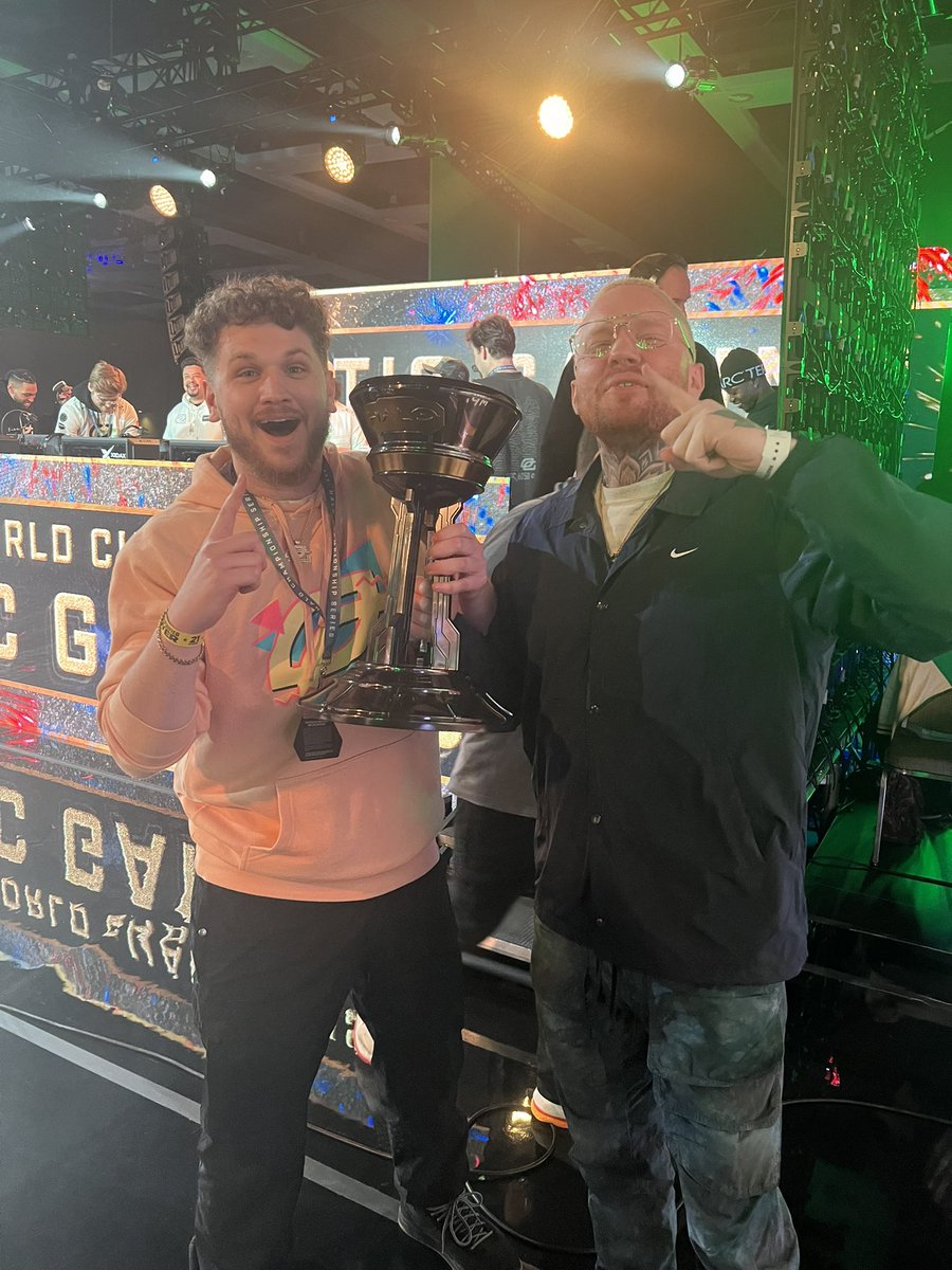 hitchariide's tweet image. we did it!! #flycast