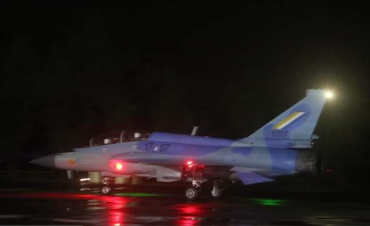 miN13700's tweet photo. The military council's aircraft bombed Kawkareik township in Kayin State at around 00:10 am on Oct 24, after their KhaLaYa 97 Battalion fired weapons on Oct 23 evening. The detailed situation about the aerial bombing is not yet available.
#2022Oct24Coup
#WhatsHappeninglnMyanmar https://t.co/AVXlDEzoZX