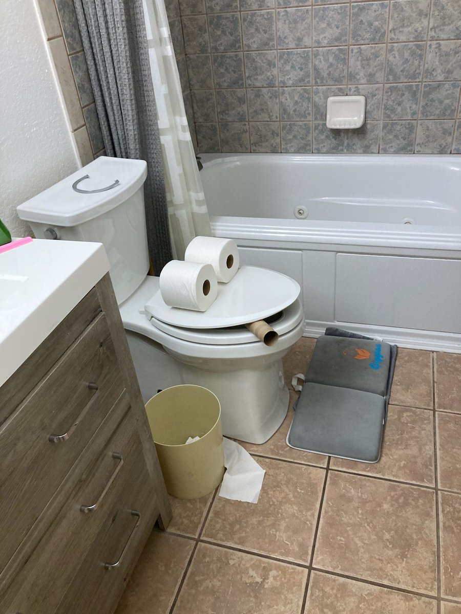 CorndogJon's tweet photo. Kids told me my toilet was smoking tonight. 🤦‍♂️ https://t.co/UFr6w4ZU3i