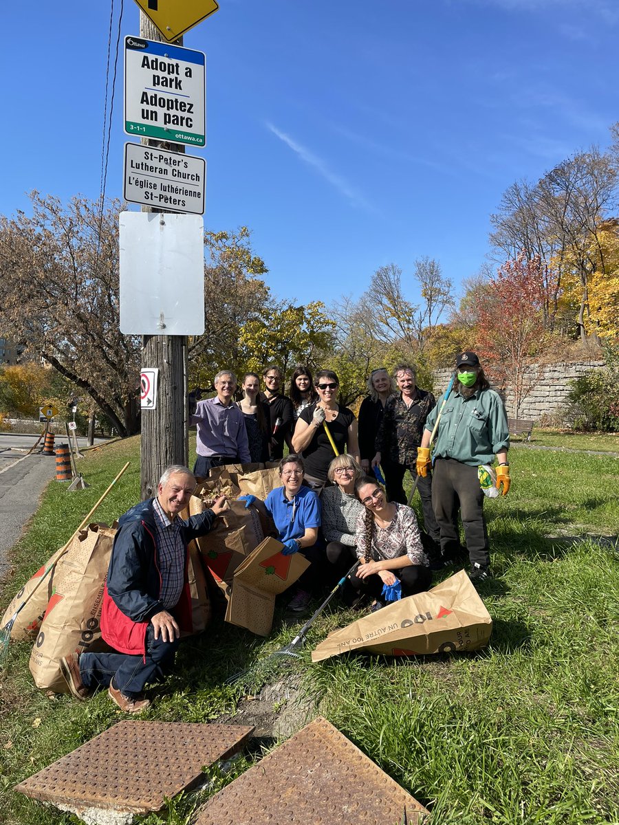 mrgottawa's tweet photo. @pastorjcrouse your congregation was once again doing good in the community with their adopted park. Wonderful to have a  few local residents thank parishioners for the work they did today. @MichaelPryse @ottawacity @JimWatsonOttawa https://t.co/0miq5izyMy