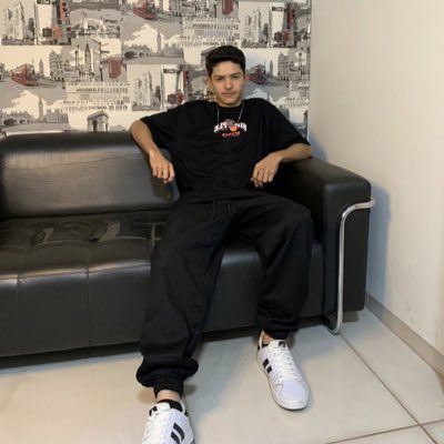 usrFabricio's tweet photo. #NovaFotoDePerfil https://t.co/ufmyQoJvq1