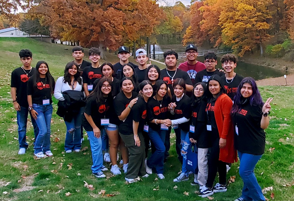 RubyRedTeacher's tweet photo. Leadership is the art of motivating a group of people act towards achieving a common goal. 
#GameChangers #WeAreTheOnes #Stand4More #SiSePuede #Roosevelt_LIA #DreamIOWA https://t.co/uIqTkYUtt0