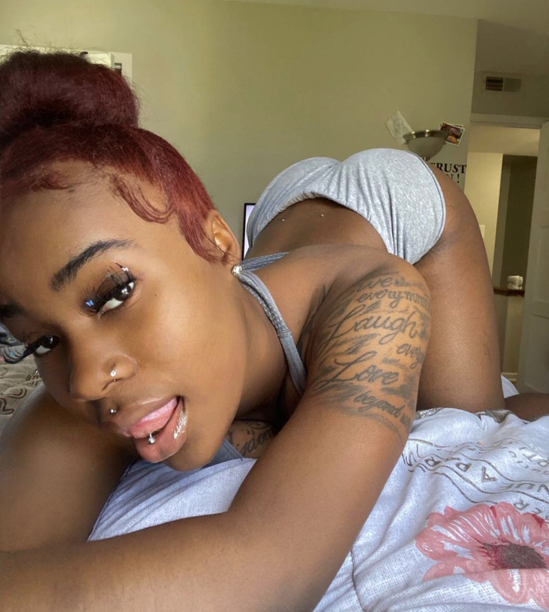 teesoforeign's tweet image. I think I’m in love &amp;lt;3