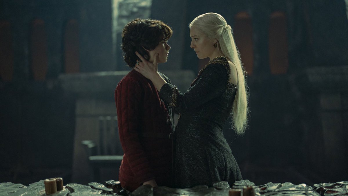 geekfarofeiro's tweet photo. o luke descrever a rhaenyra como perfeita nessa cena só mostra o quanto ela foi uma boa mãe pra ele, a relação deles dois nessa primeira temporada de hotd foi tão bonita, pura e até mesmo inocente ao ponto dela não enxergar quão perigoso aquele momento era, eu to tristin demais https://t.co/MXpW0SNtq6