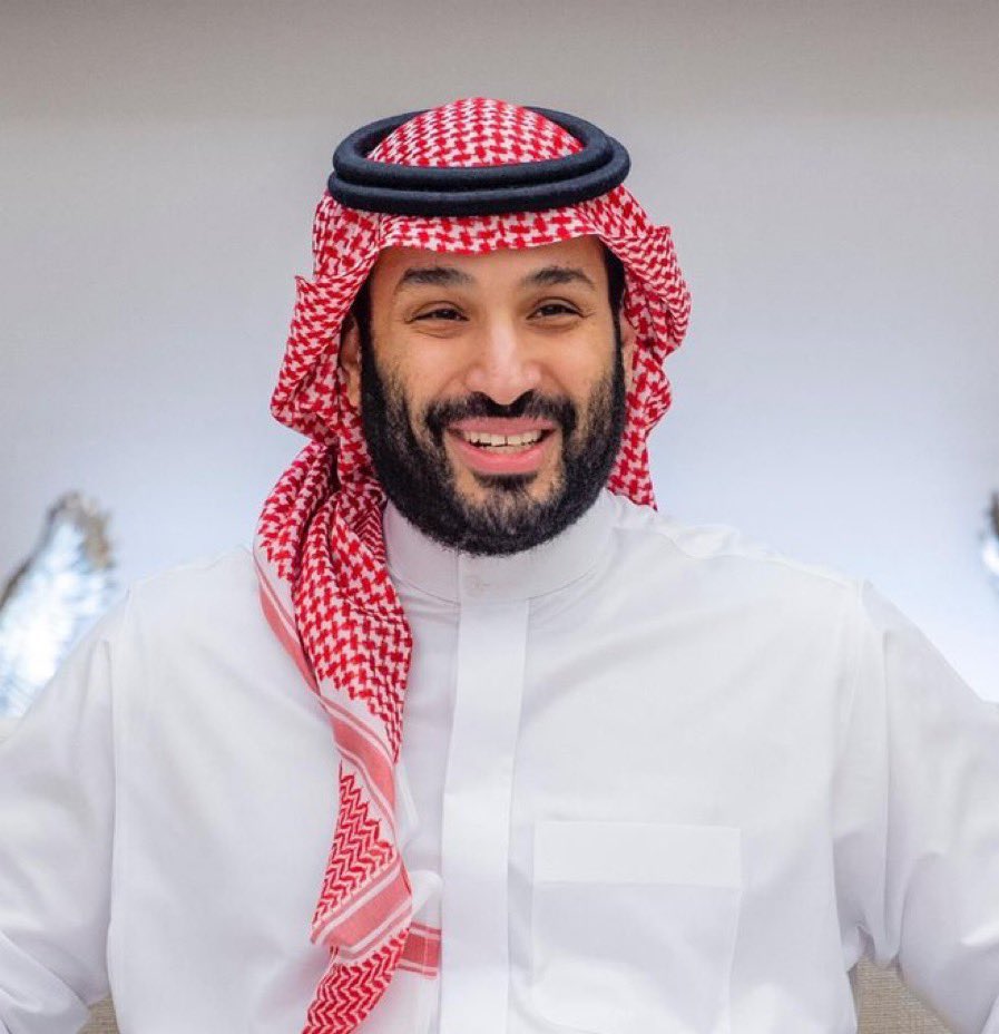 ajs055's tweet photo. اضحك عساها  تبتسم لك سنينك
         وتبطي سنين العمر بك مافقدناك https://t.co/KMX6yRlB5o