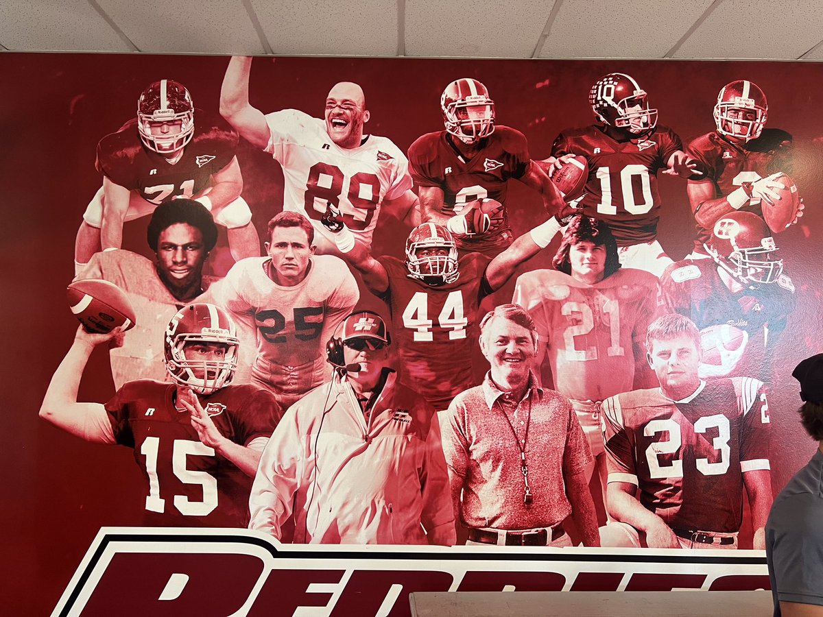 Big thanks to <a href="/ReddiesFB/">Henderson State Football</a> and <a href="/Coach_Leake/">Austin Leake</a> for a great game day visit, I had a great time! @CoachBurnsGP <a href="/gopher_football/">🏈Gopher Football🏈</a>