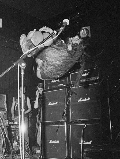 HR with his trademark backflip on stage with Bad Brains, Munich, October 1987 #punk #punks #punkrock #hardcorepunk #badbrains #HR #history #punkrockhistory