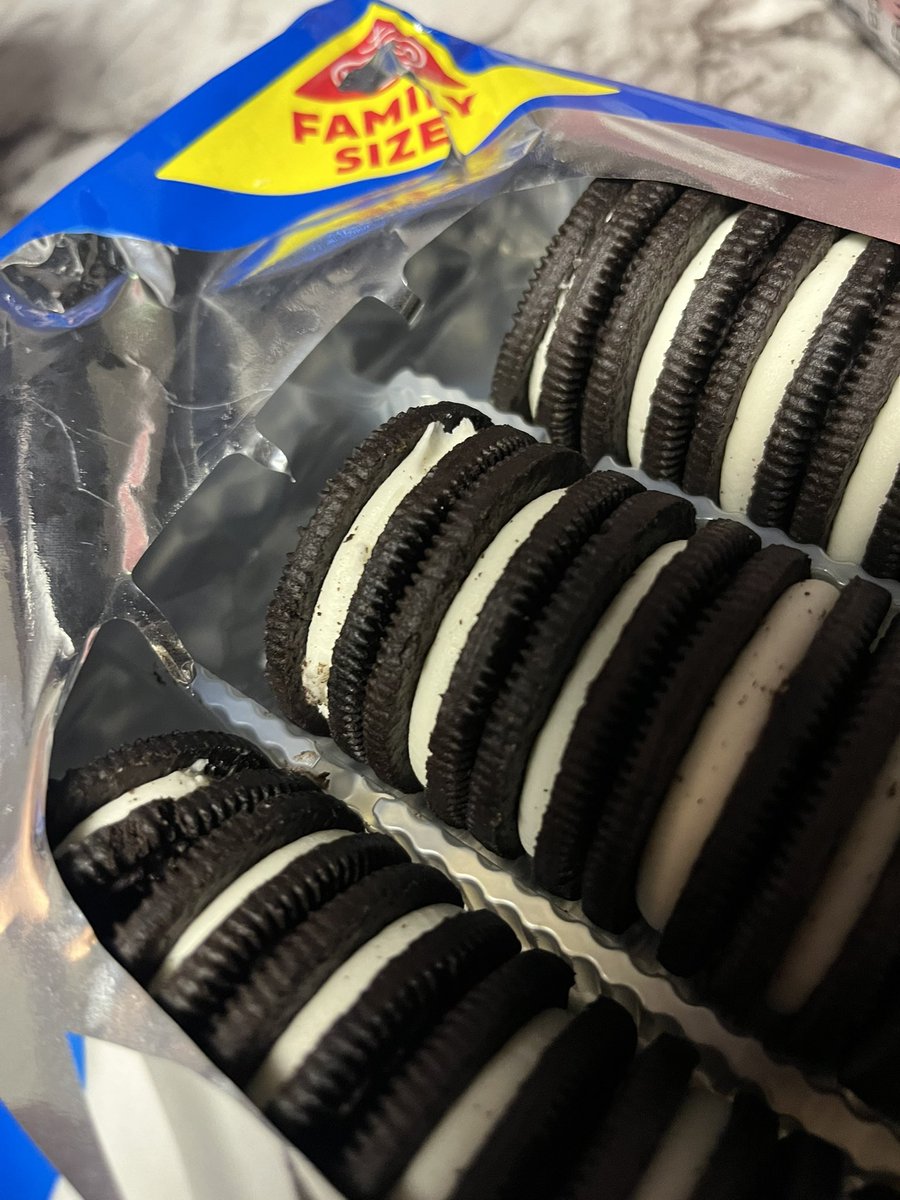 KickItWithKrys's tweet photo. @nabisco , You missed a family member. How you gonna short the family pack?🥺😩 #WhatsUpWithThat? https://t.co/W7bu7t3nXc