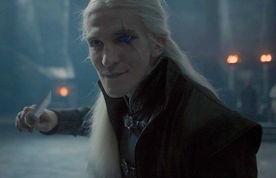 DarkarysMiranda's tweet image. ¿Me estás diciendo que Aemond no quería hacerle nada a Luke? en serio...
Que pensaba solo perseguirlo con Vhagar para boludear, una dragona que estuvo en la conquista.
#HouseOfTheDragon   
#houseofthedragonhbo