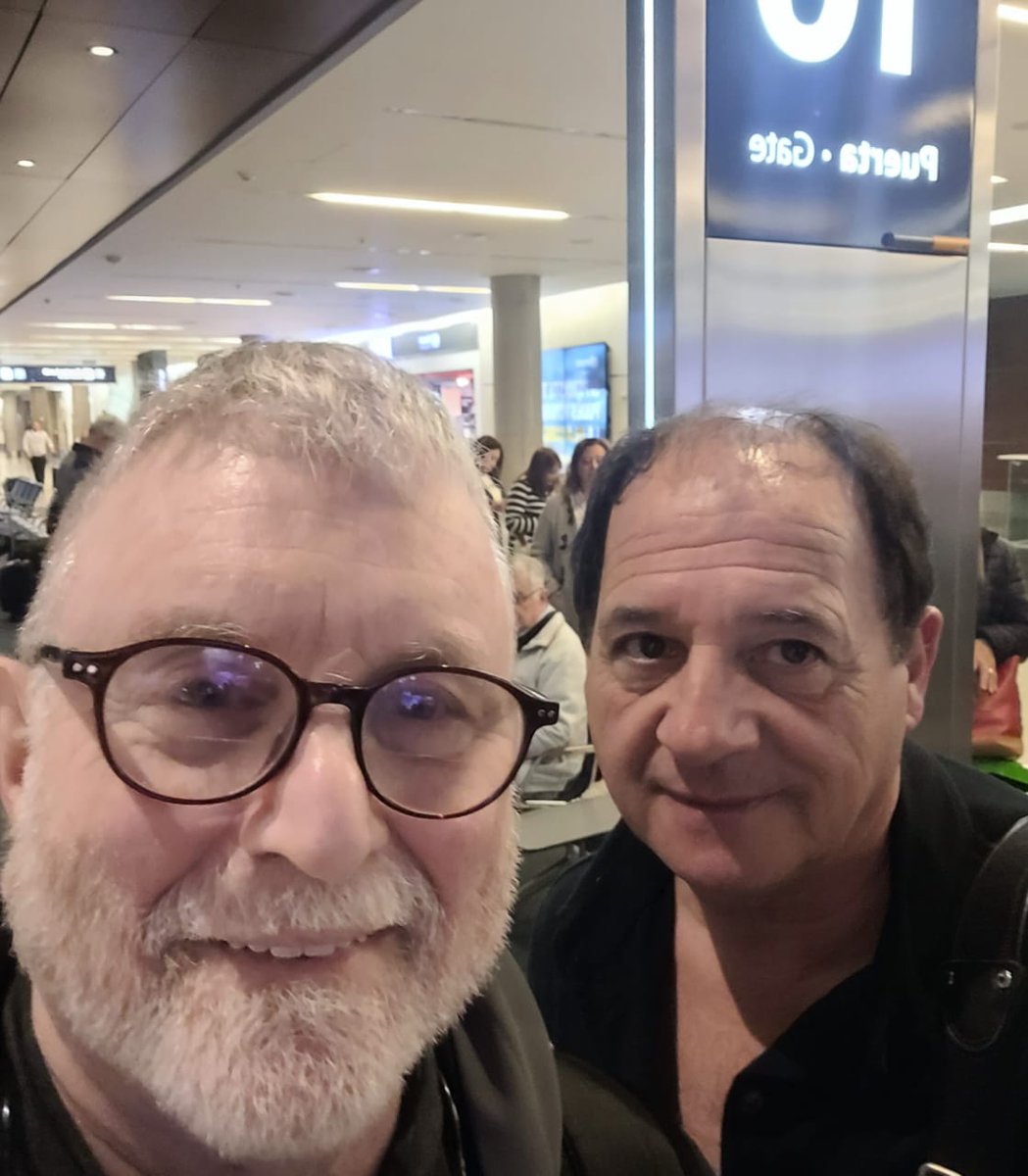 Saliendo para el festival de #valladolid
#cuandolamiro
Alla vamos.
<a href="/Rimasprodu/">Rimas Producciones</a> #hsvg