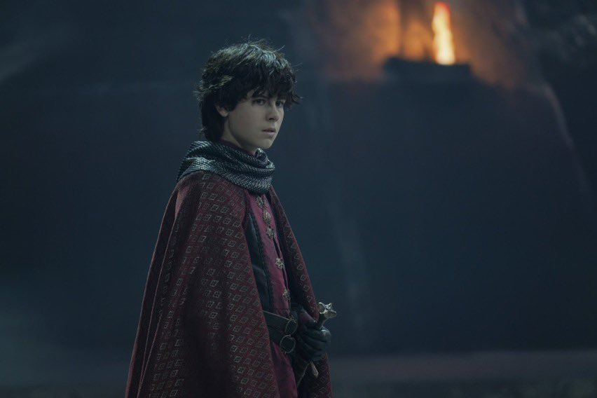 elliot grihault walked onto set, served everything we needed and more in his ten minutes of screen time, spoke beautiful valyrian, broke everyone’s hearts, then left. the perfect lucerys velaryon. 😭 #HouseoftheDragon