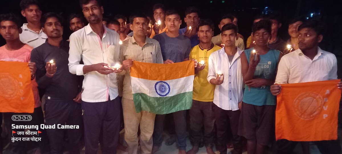 abvp_narayanpur's tweet photo. कल संध्या #एक_दिया_शहीदों_के_नाम  कार्यक्रम के तहत #अभाविप_नारायणपुर के कार्यकर्ता कॉलेज टोला बजरंगवली स्थान के पास इकट्ठा हुए  23.10.2022
@abvp_bihar 
@BiharSFS 
@DrSugrivDas 
@dheerajkrrgupta 
@abvpjnu 
@ABVPToday 
@ABVPVoice 
@nidhitripathi92 
@editorvskbharat 
@friendsofabvp https://t.co/QPGdOuPDcZ