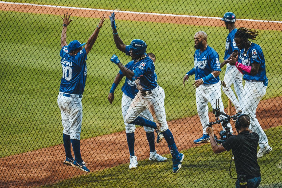 An electric night between DR rivals. Our guys had a blast taking in a game between Licey and Aguilas.