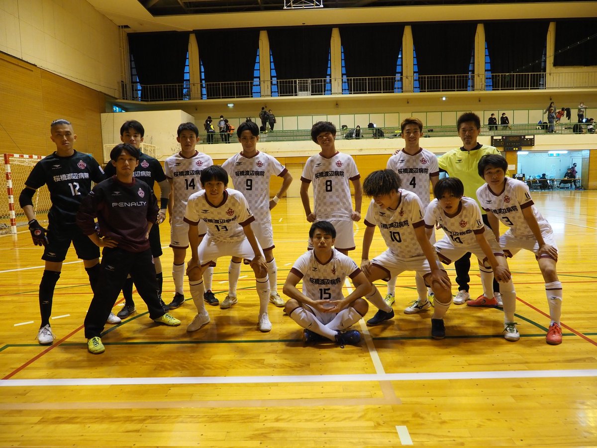 HeitaroSWH's tweet photo. 『関西リーグ第10節』
5 - 4 win
vs びわこ成蹊スポーツ大学
2節連続の大学生。どの大学も若くていい選手多いなぁ。若さだけでいうとSWHも若返った。少しお兄さん的なところを見せたいところやけど、後半途中4-1から怒涛の追い上げをくらい4-4…どっちに転ぶかわからない展開。 https://t.co/qFxJ2464aq