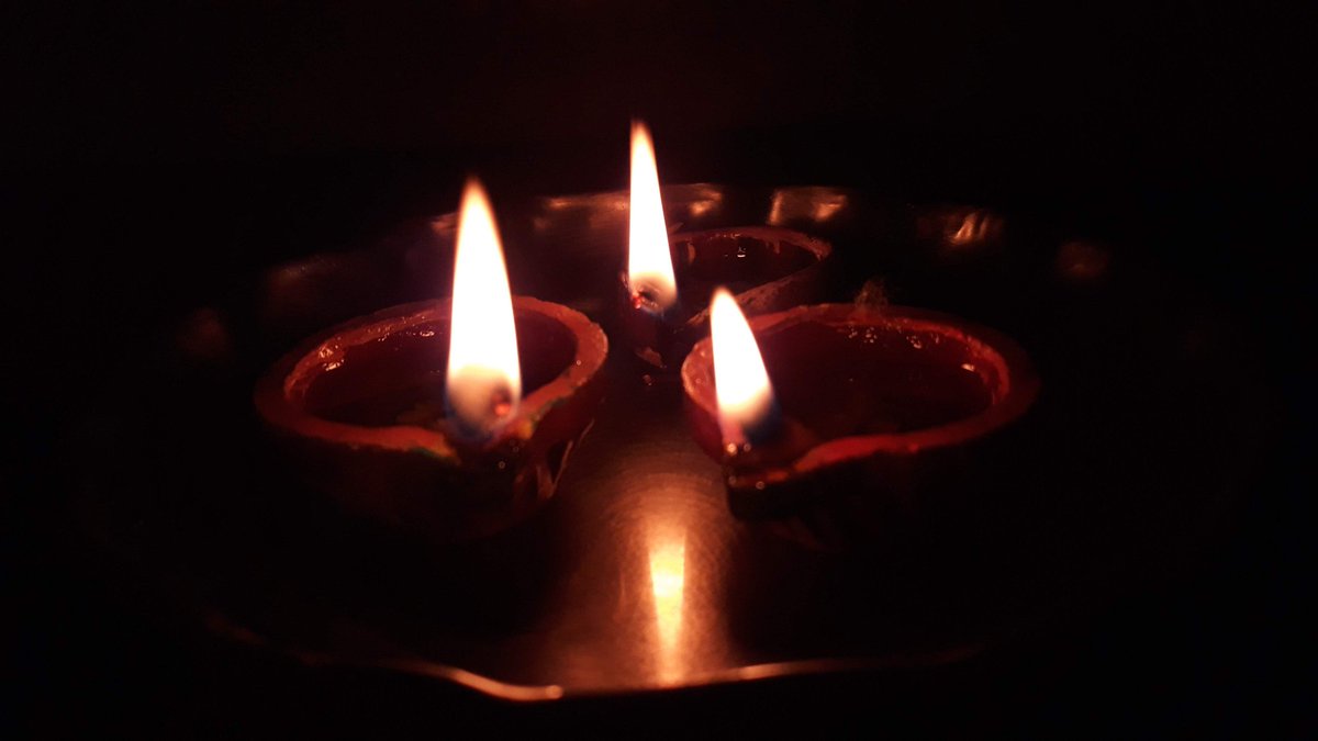 sshastry_c's tweet image. Happy ದೀಪಾವಳಿ !! 🤗🪔🔅
May you enjoy the festivities to the fullest 💕🤗
Raaaaaaashi ಪ್ರೀತಿ ಎಲ್ರಿಗೂ 🙌🤗 ಪಟಾಕಿ ಹೊಡಿಯೋದ್ ಮರೀಬೇಡಿ ಆಯ್ತಾ 💞