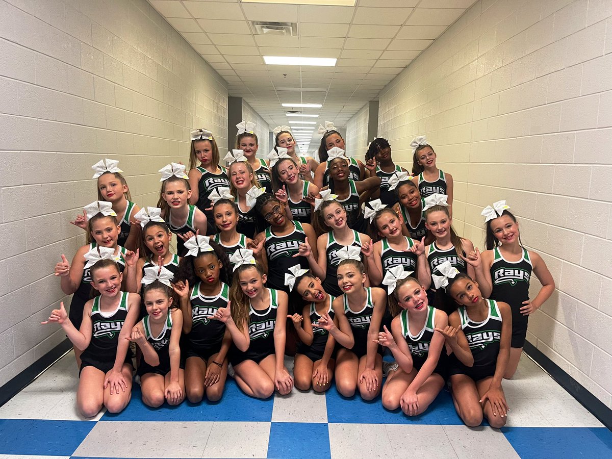 First performance ✅ 

We had so much fun showcasing our routine today &amp; we can’t wait for the next jam!!! 🍋💙💚