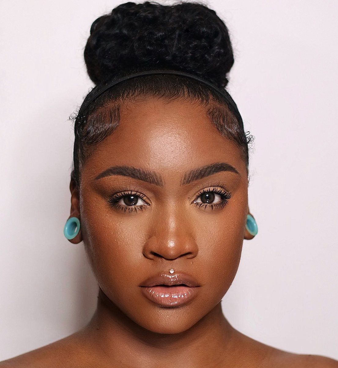 chareyjackson's tweet photo. Brows: @Maybelline Master Precise Skinny Gel Liner in Sharp Brown ✨ https://t.co/i2mxvE5TaR