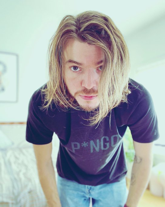 I&rsquo;ve come full circle ⭕️ back to the grunge https://t.co/94fIJ4ypzP