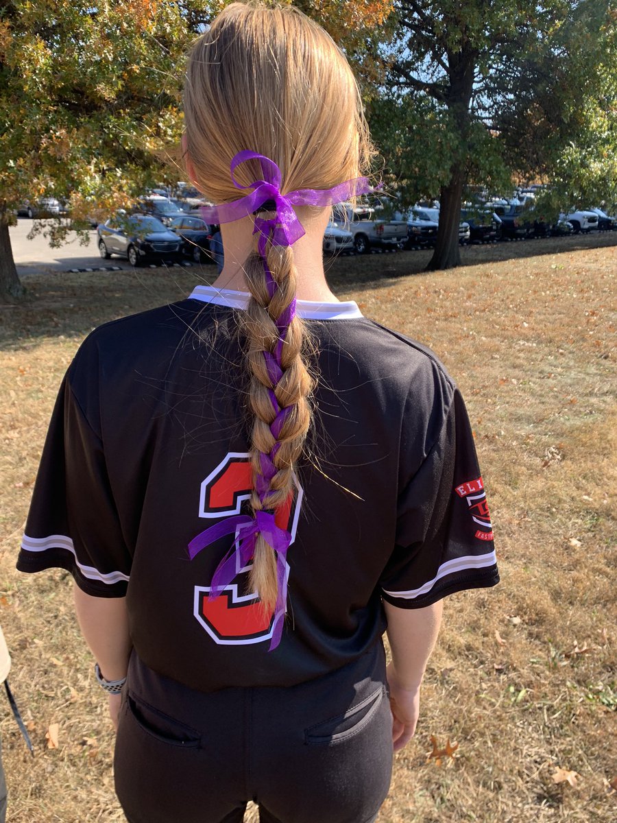 More times than not, you have to play for something bigger than yourself. I’m so glad I chose this reason, ROCK THE DANG HOUSE 🎗️amazing to see the community rallying!!  #pancreatic #MattHouseStrong <a href="/Sluggers18UKuhn/">Louisville Lady Sluggers 18U-Kuhn</a> <a href="/LadySluggersOrg/">Louisville Lady Sluggers</a> <a href="/CoachMike502/">Michael O’Bryan</a> <a href="/lexiebrett/">craig kuhn</a>