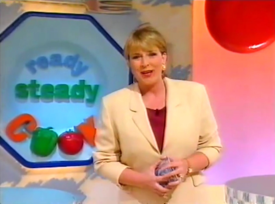 #OnThisDay 1994 : Ready Steady Cook was first broadcast on BBC2. It was originally presented by @Fern_Britton until the year 2000 when Ainsley Harriot (@AinsleyFoods) took over until 2010 before a mini revival with Rylan in 2020. #90s