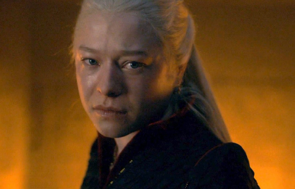 _dammitriley's tweet photo. brb about to support any and all crimes she commits #HouseoftheDragon https://t.co/yjTRVaMZyN