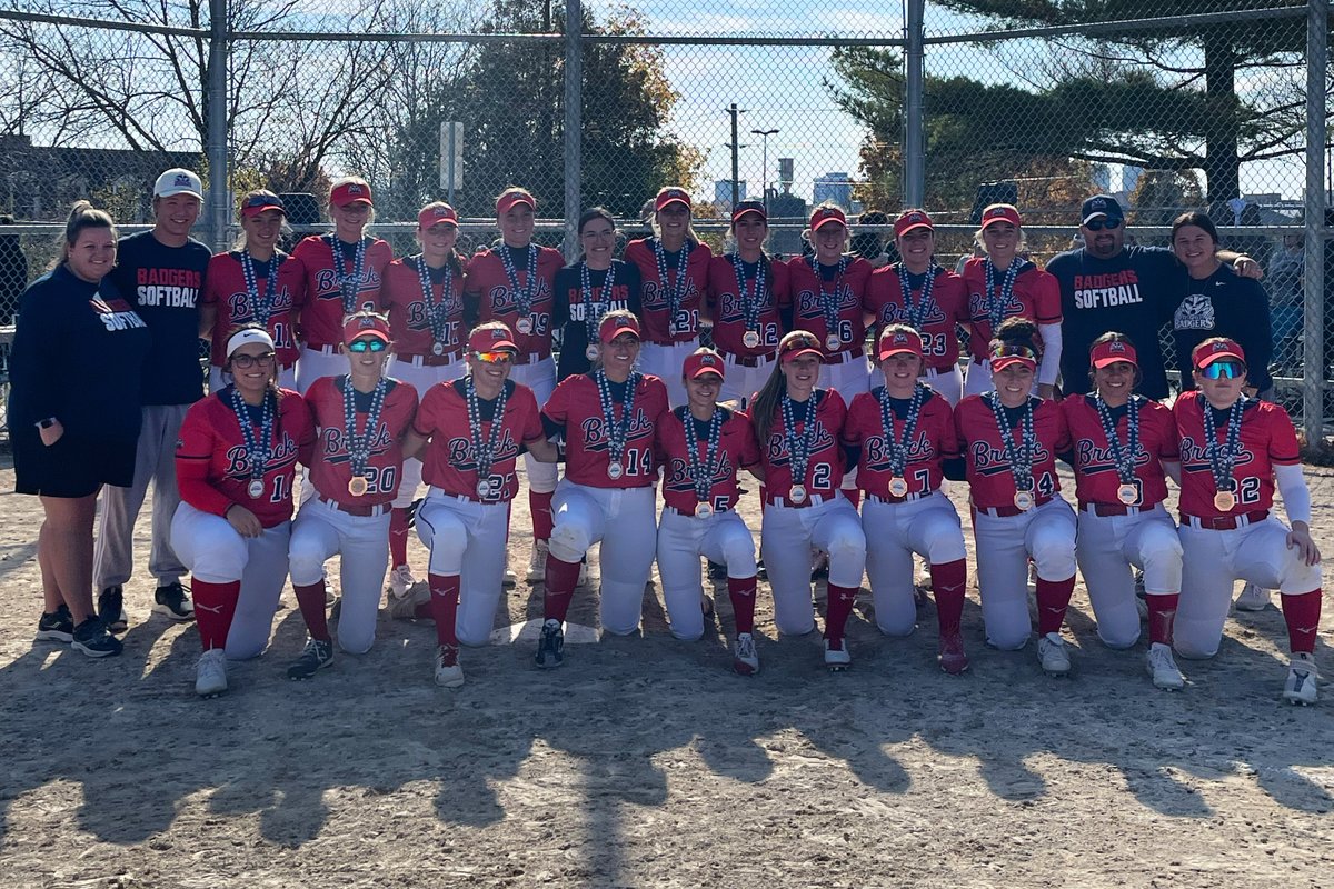 Brock Badgers softball claim OUS provincial bronze medal! 🥎🥉 #WeAreBadgers 

📖 gobadgers.ca/news/2022/10/2…
