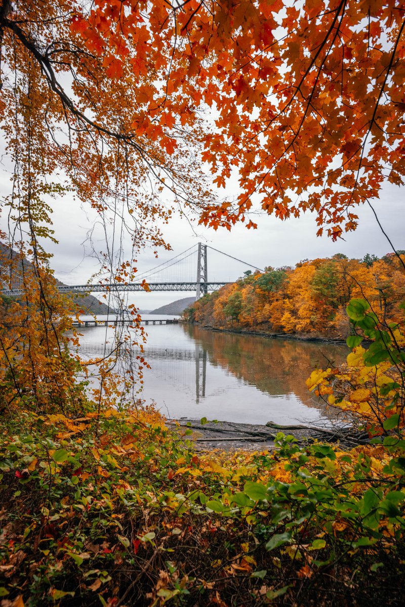 Thank you <a href="/I_LOVE_NY/">I LOVE NEW YORK</a> for the foliage update. 
Bear mountain bridge area is getting a little bit of color 🍁