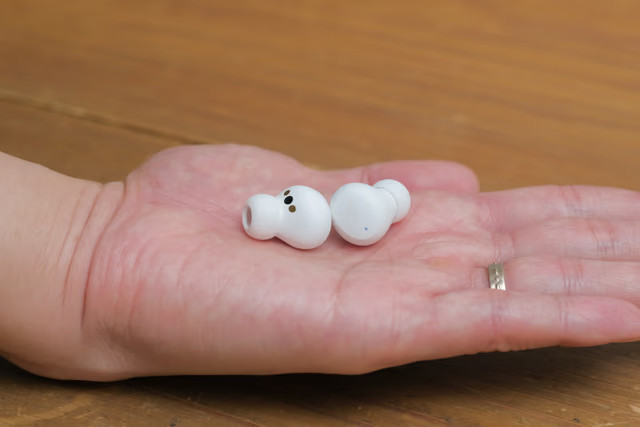 gizyatai's tweet photo. 耳が痛くない、だからぐっすり。ノイキャン付きの寝ホン「ComfoBuds Mini」で、充実の睡眠ライフを #ギズ屋台 #ComfoBudsMini
https://t.co/oUk81JdMcH https://t.co/D48ozqYwsV