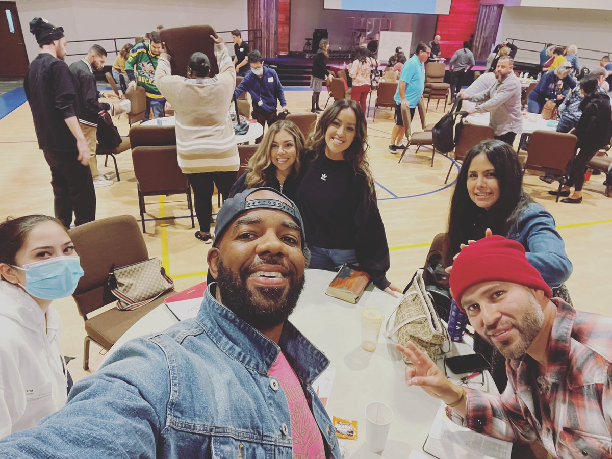 jamal_fades's tweet photo. Shout out to my classmates at Table 3 for spending that extra 2.5 hrs for #spiritualgrowth each Sunday and also lettin’ me know @WaterofLifeCC used our small group pics to promote small knit biblical communities. #LiveLifeTogether #BuildingRelationships #SchoolOfMinistry https://t.co/fBa3w2rYlw