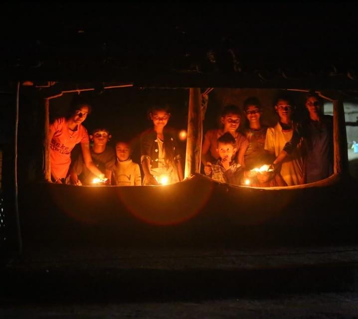 Anil5's tweet photo. Smiles and Diwali wishes from Petlawad, Jhabua in  💙 of India. #Diwali Wish you all happy and safe diwali, let's spread happiness. https://t.co/0VkxLGTTK2