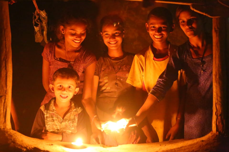 Anil5's tweet photo. Smiles and Diwali wishes from Petlawad, Jhabua in  💙 of India. #Diwali Wish you all happy and safe diwali, let's spread happiness. https://t.co/0VkxLGTTK2