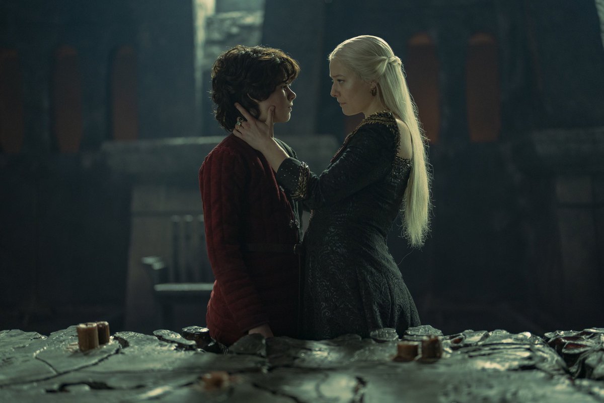 simplyryns's tweet photo. #HouseOfTheDragonHBO I’m fucking traumatized https://t.co/WveE5pTFWh