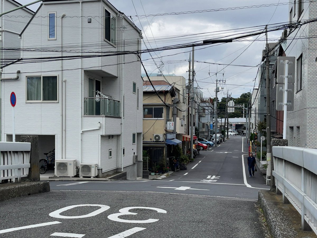 udon01410141's tweet image. 居酒屋か角打ちかおじさん家かわからないけどみちのくでグレープフルーツサワー。ここめちゃくちゃ面白い。ご主人の日記の書き文字に感動。すごくない？