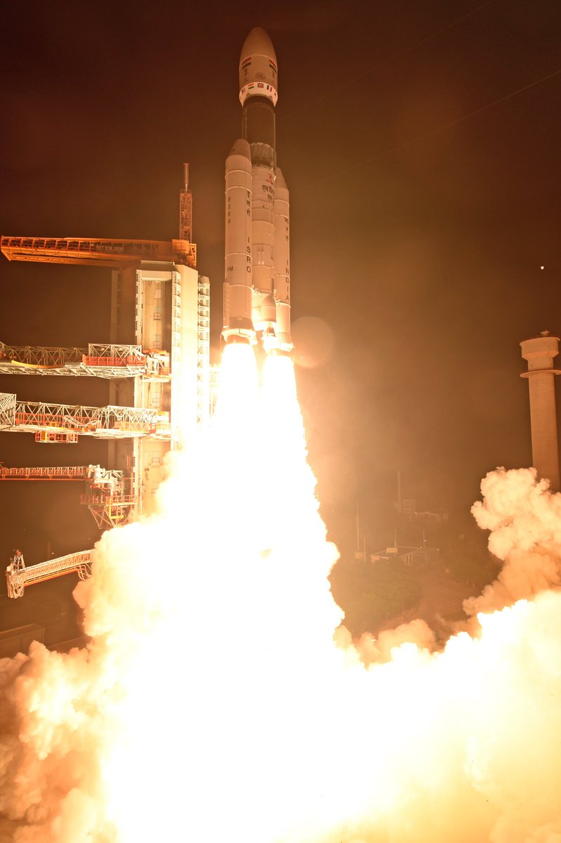 Few snaps of Lift Off🤩🤩

#ISRO set to celebrate #Diwali in their Dhamakedaar style! 🔥 

<a href="/isro/">ISRO</a>'s biggest rocket, The LVM3 M2, will launch 36 Satellites from Satish Dhawan Space centre, Sriharikota on 23 October. 

#ISRO #Rocket #Launch #LVM3 #Diwali2022 #DiwaliParty