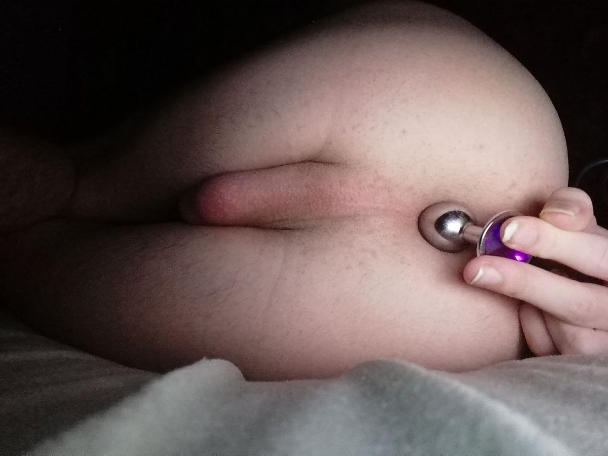OliverTheCatboy's tweet photo. Do you have some buttplugs? I really like them 

#Femboy #buttplug #pluggedfemboy https://t.co/zPkYps5aAE