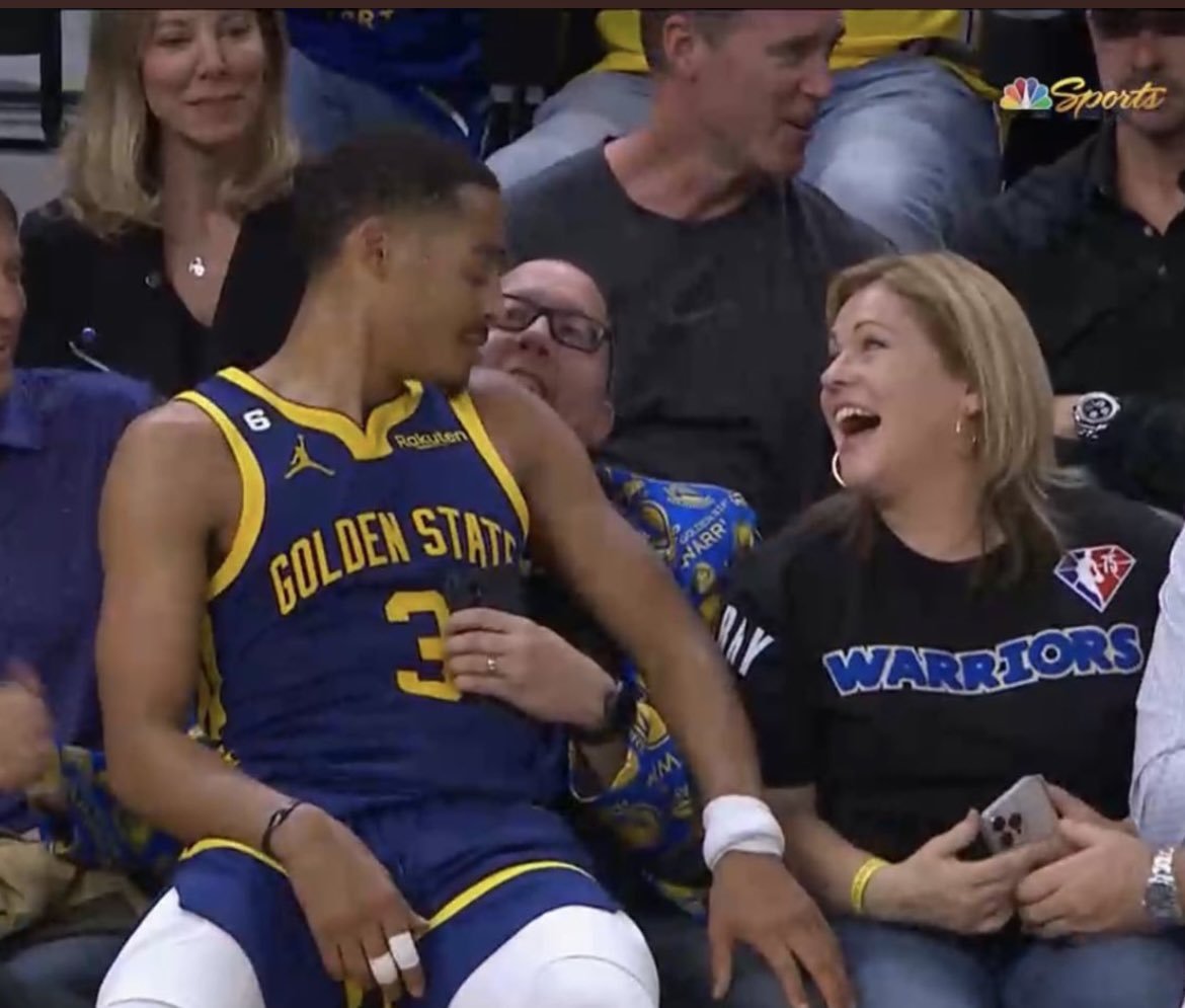 Remember when Jordan Poole Saw them baddies sitting courtside and turned into 2016 Steph 😭😭😭