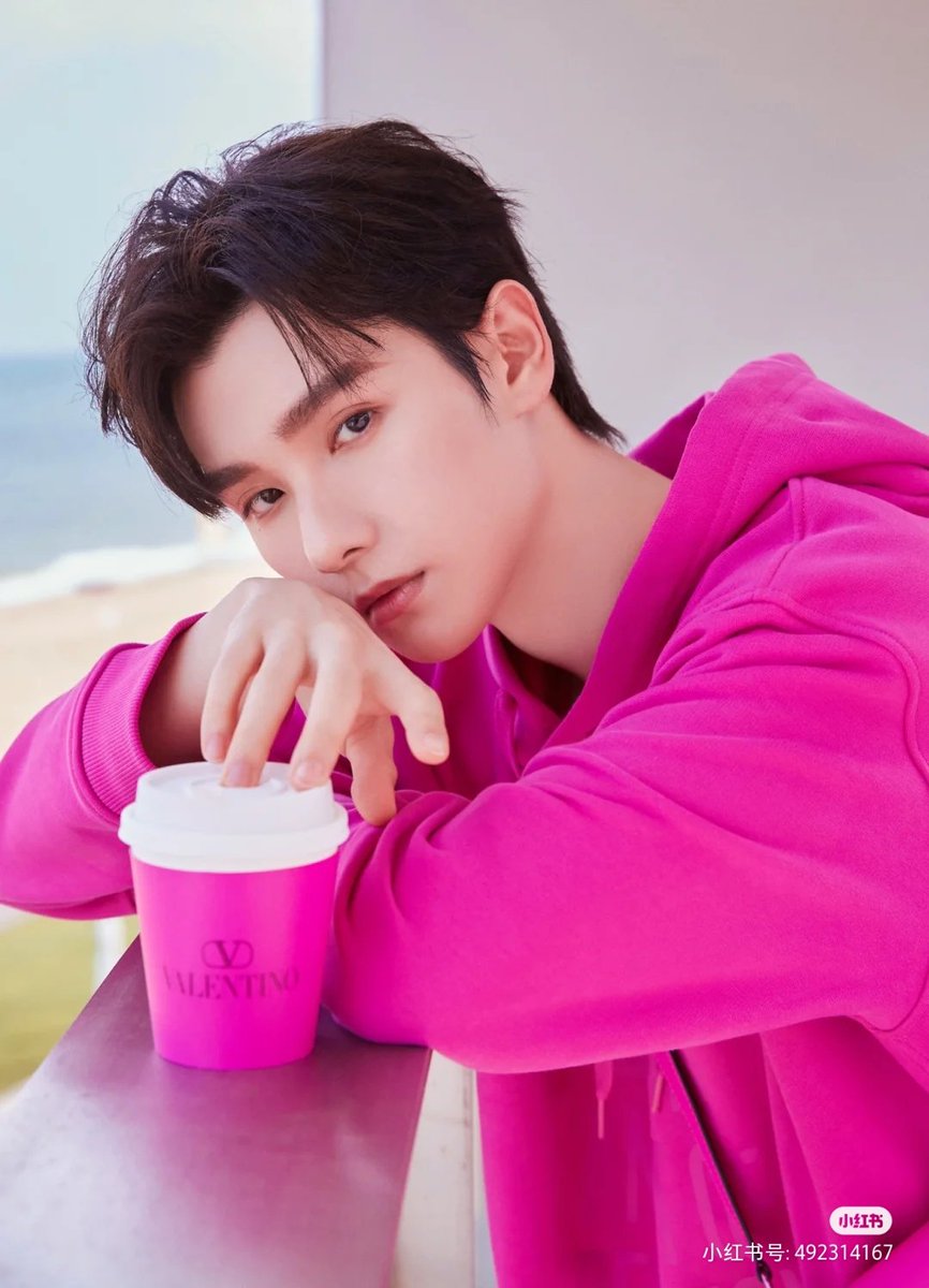 parkeunhwa3991's tweet photo. 55* เก็บตกงาน Valentino Pink PP
NNINE VALENTINO SHOW
#ValentinoPinkPPCollection
#ValentinoxNine
#Valentino
#INTO1Nine
#INTO1GaoQingchen
#INTO1
#นายท่านกรชิต
#高卿尘 https://t.co/ArkiEguleS