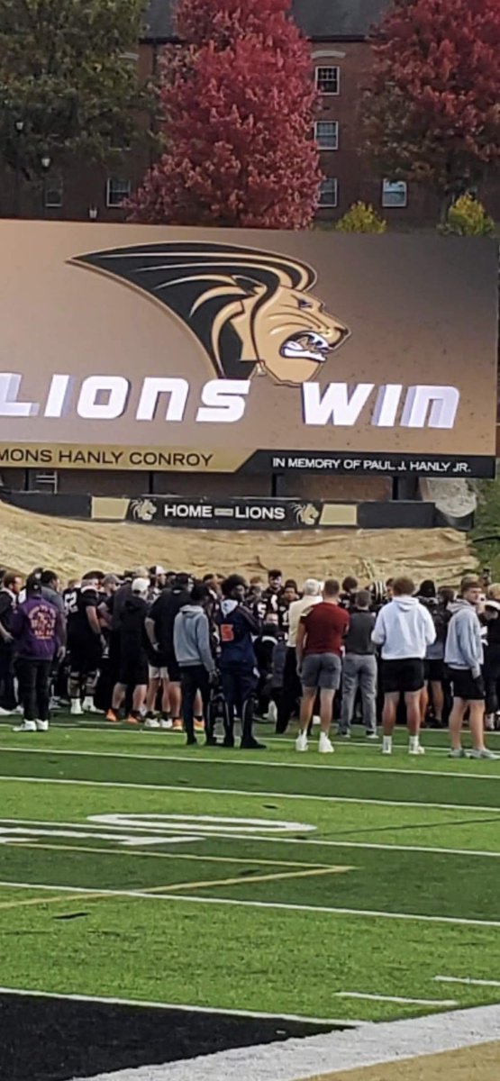 jackstump89's tweet photo. Thanks @coachgarcia57 @stugfb @CoachAntJones36 @LindenwoodFB for a great game day visit. Game was a blast, Go lions! https://t.co/1uYevod7lv