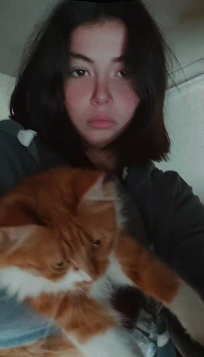 lyka199910's tweet photo. This lil cunt https://t.co/ebMFWDqn1p