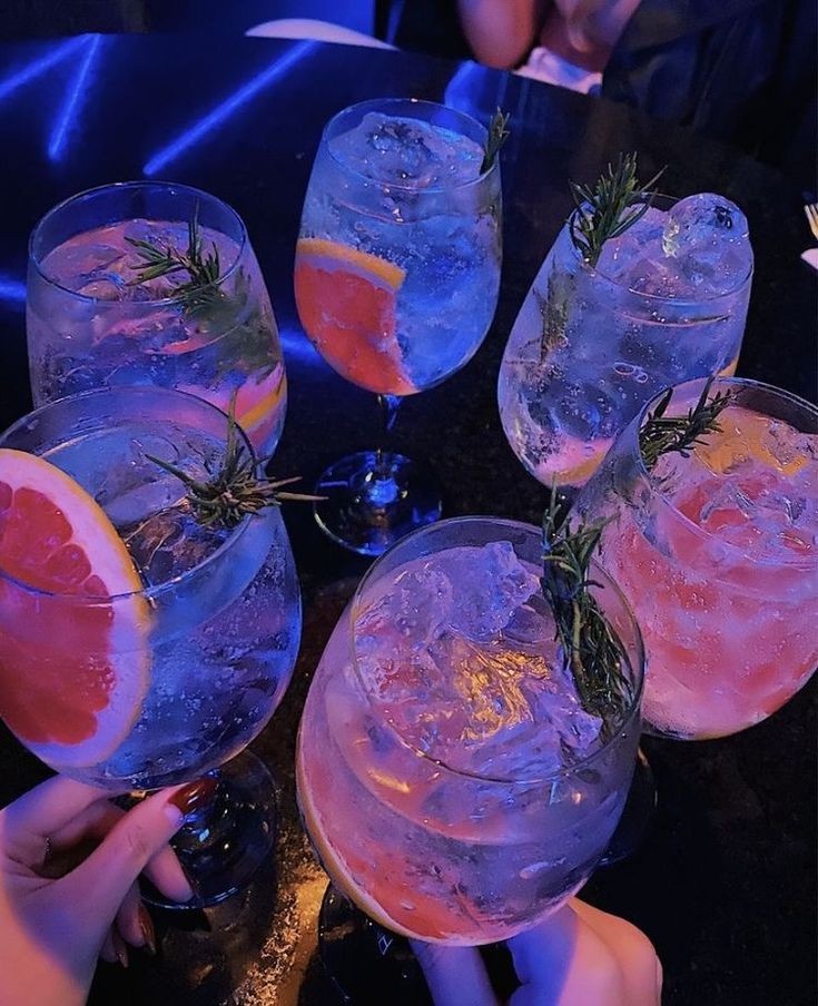 ⠀ ⠀⠀▍  𝗜𝗡𝗦𝗧𝗔𝗚𝗥𝗔𝗠 𝗦𝗧𝗢𝗥𝗜𝗘𝗦

                    Girl's night!✨