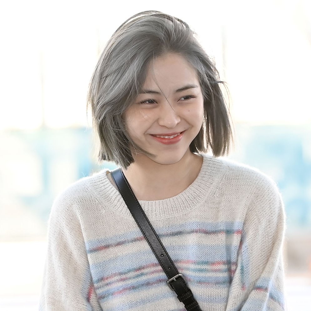 ITZYelite's tweet photo. 221024 #ITZY ICN Airport Departure
#있지 @ITZYofficial #RYUJIN 

🫶 https://t.co/N5ugqIG3Zy