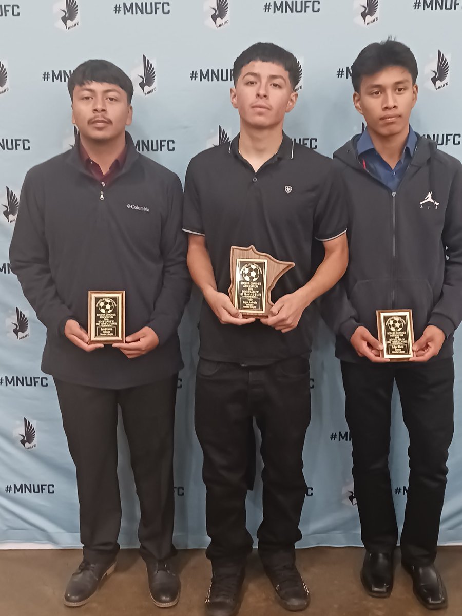 WaltowerCoach's tweet photo. 1st time in School ๐ซ History 3 All-State soccer players. "Yes all on 1 team.
1-1st Team -Yahir Reyes
2 -2nd team- Edgar Flores & Jared Garcia
#Runningwiththewolves https://t.co/fEkQxsmT2e