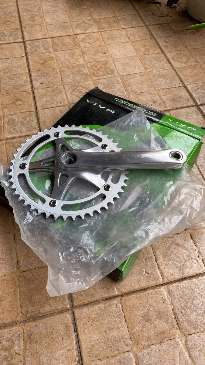 PartaiTimur's tweet photo. wts crank arm viva 46t bcd 144 polish (New) 400ribu #fnfjb https://t.co/pdTOq1VZnl