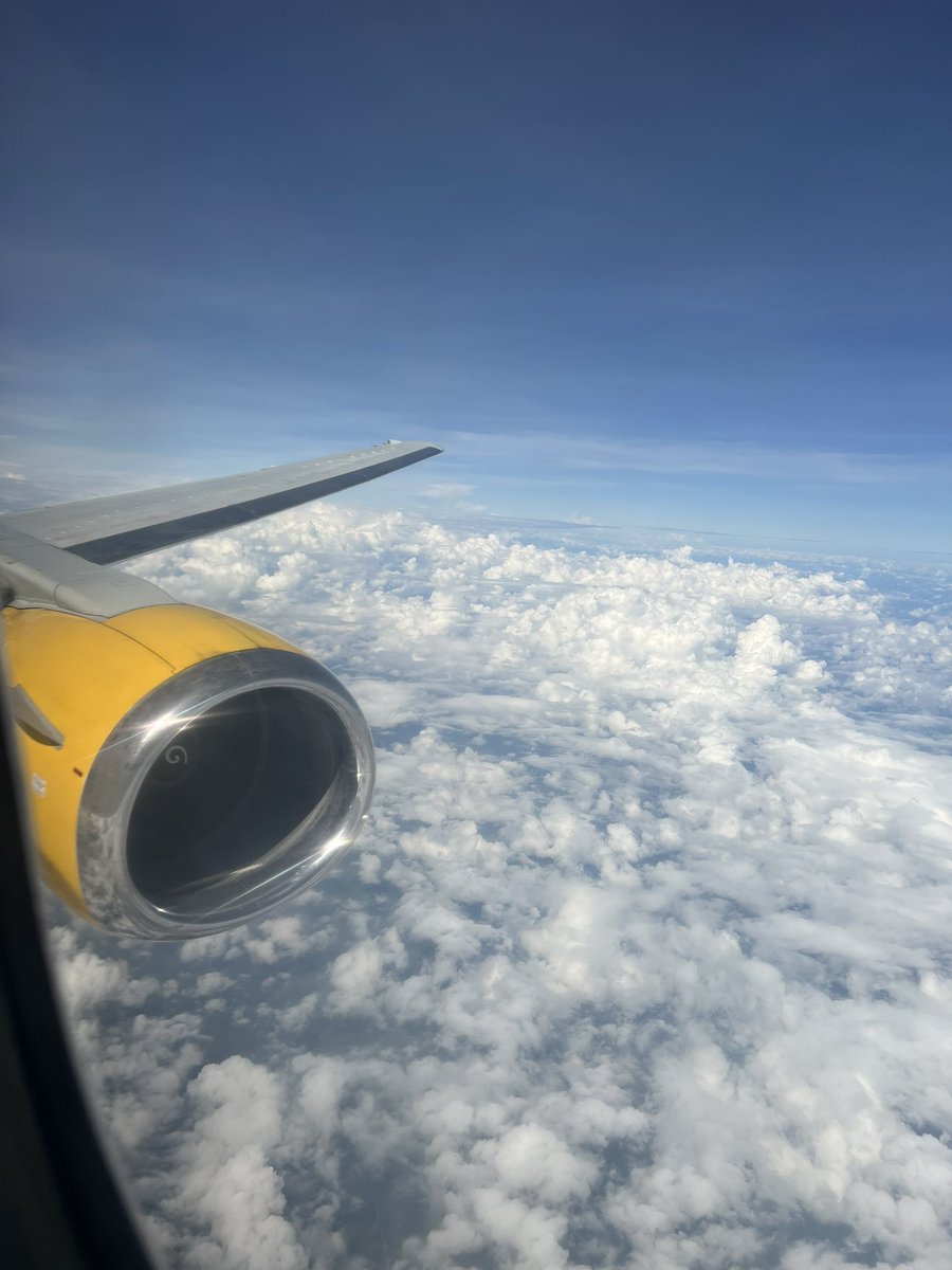 eduardovbc's tweet photo. #Venezuela que linda es , desde donde la vea.  Cordillera de los Andes , #PicoBolivar vista desde el lado Sur , #Boeing 737-400 #turpialairlines , STD-VLN https://t.co/teT3Z59MHj