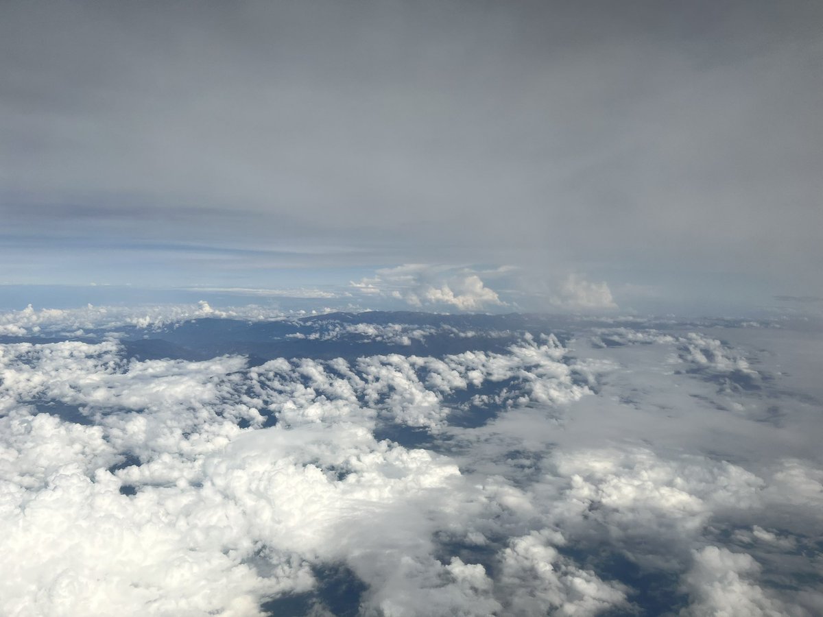 eduardovbc's tweet photo. #Venezuela que linda es , desde donde la vea.  Cordillera de los Andes , #PicoBolivar vista desde el lado Sur , #Boeing 737-400 #turpialairlines , STD-VLN https://t.co/teT3Z59MHj