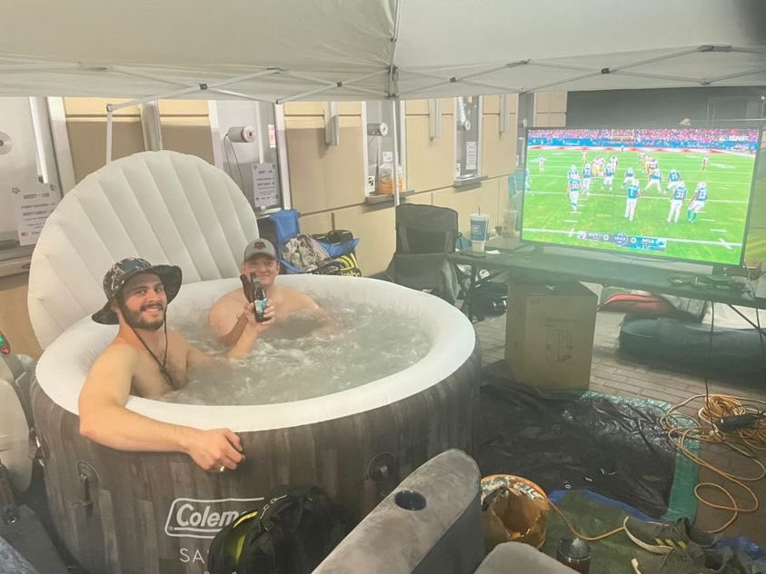 BarstoolTexasAM's tweet photo. hot tub at ticket pull, why not? https://t.co/TnYXpbv2mS