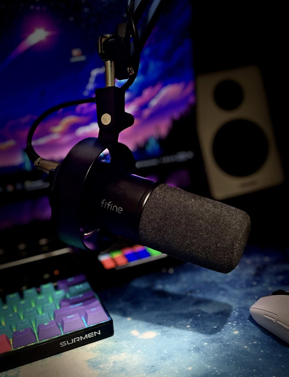 MsWaffles2208's tweet photo. I’ve owned a lot of mics, but this one has blown them out the water. It has usb and XLR hook ups. If you stream and looking for a mic then definitely take a look at the fifine k688!!
#fifine #fifinemicrophone #fifinetechnology https://t.co/EXynoyfmnZ